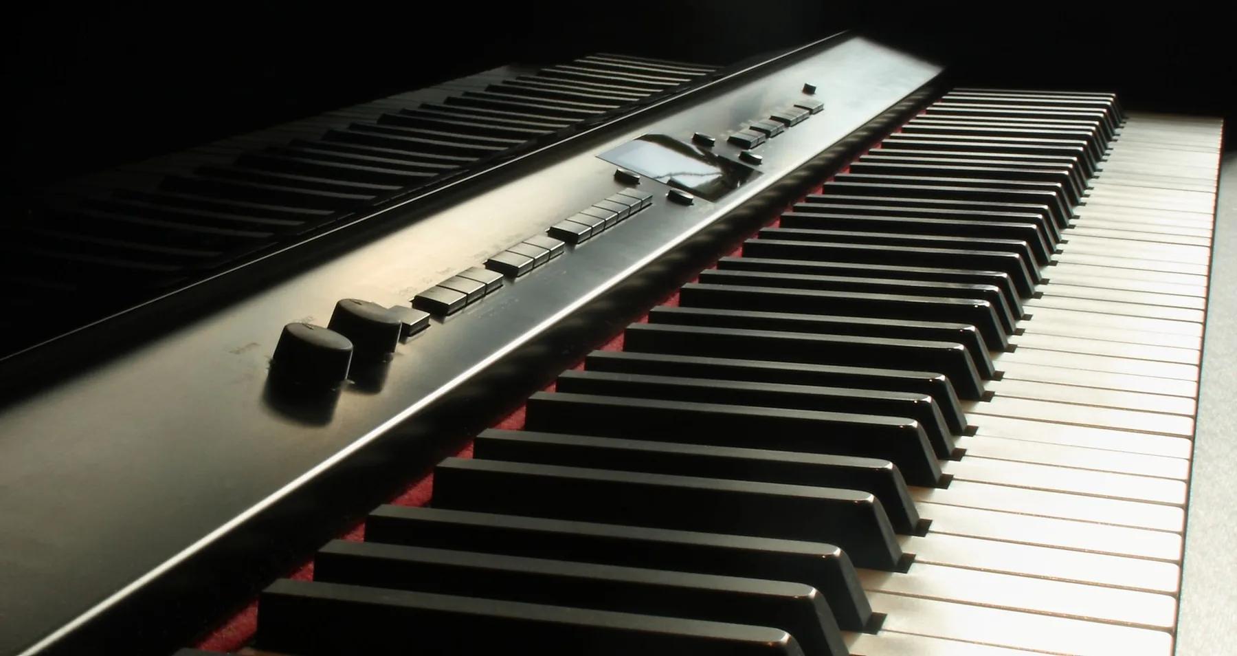 Piano numérique en studio moderne