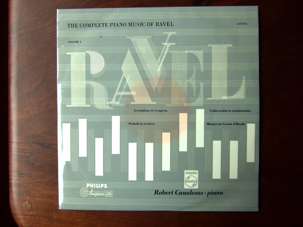Record of Ravel's piano music Record of Ravel's piano music
