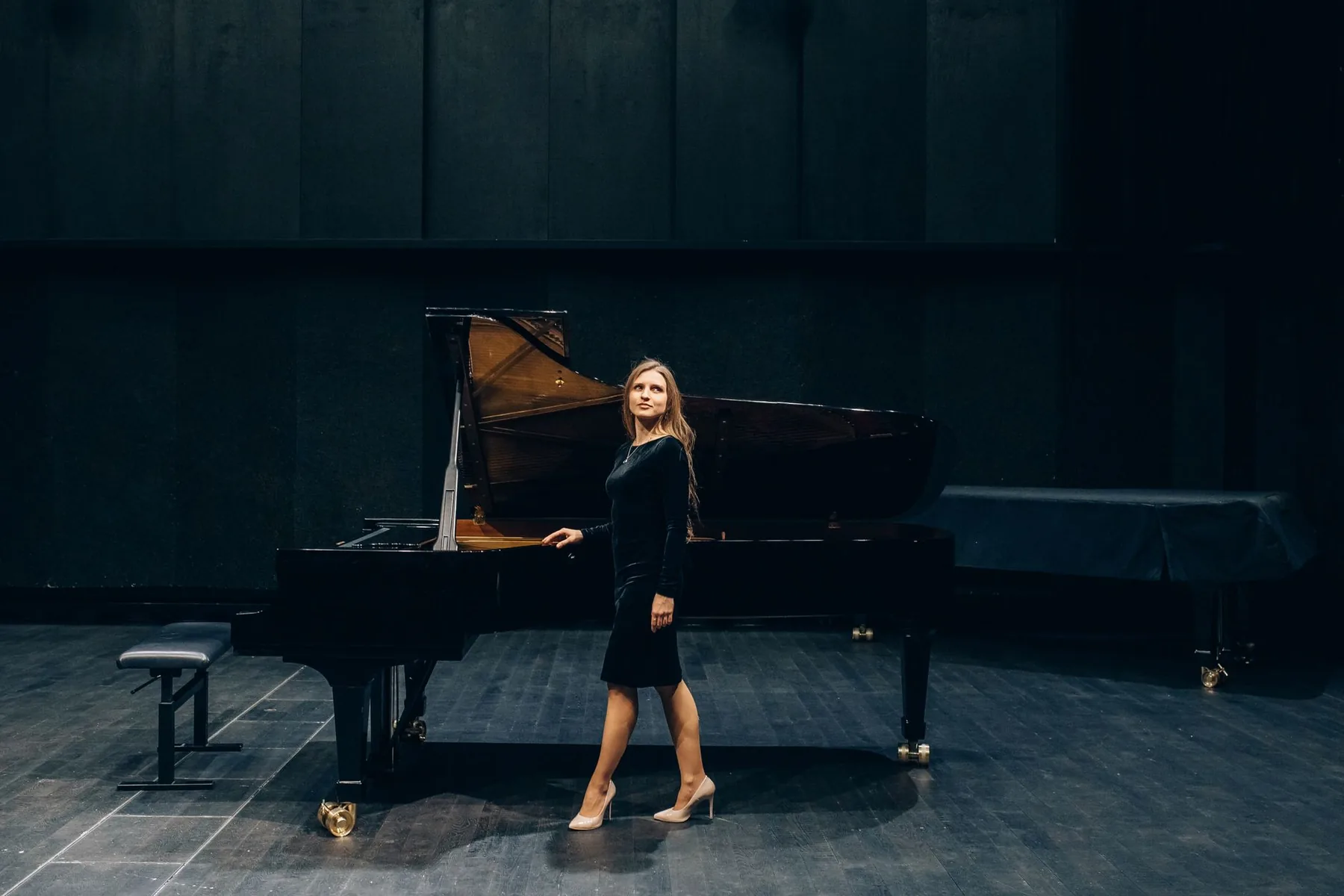 Grand piano on stage Grand piano on stage