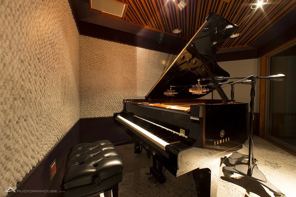 Yamaha piano in a soundproofed studio Yamaha piano in a soundproofed studio