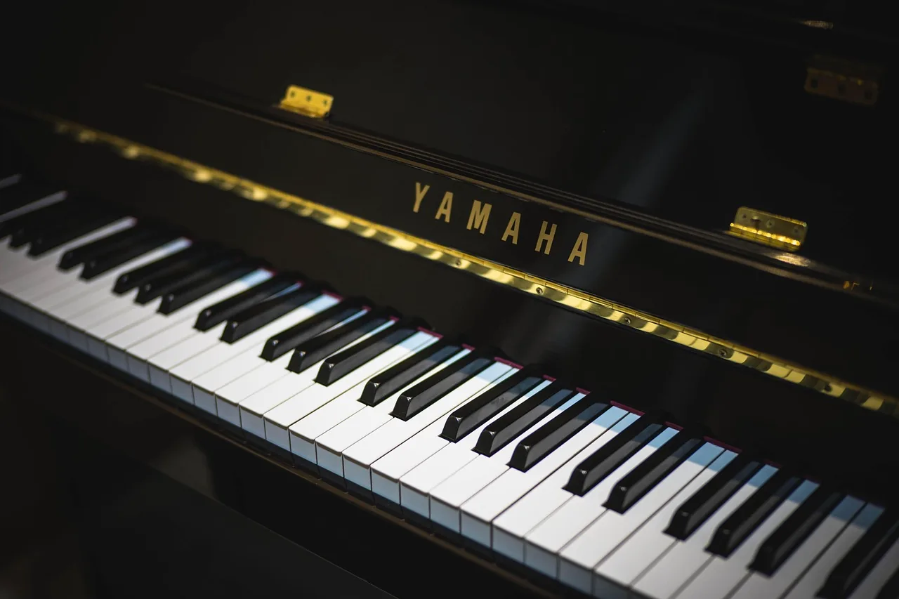 Keyboard of a Yamaha upright piano