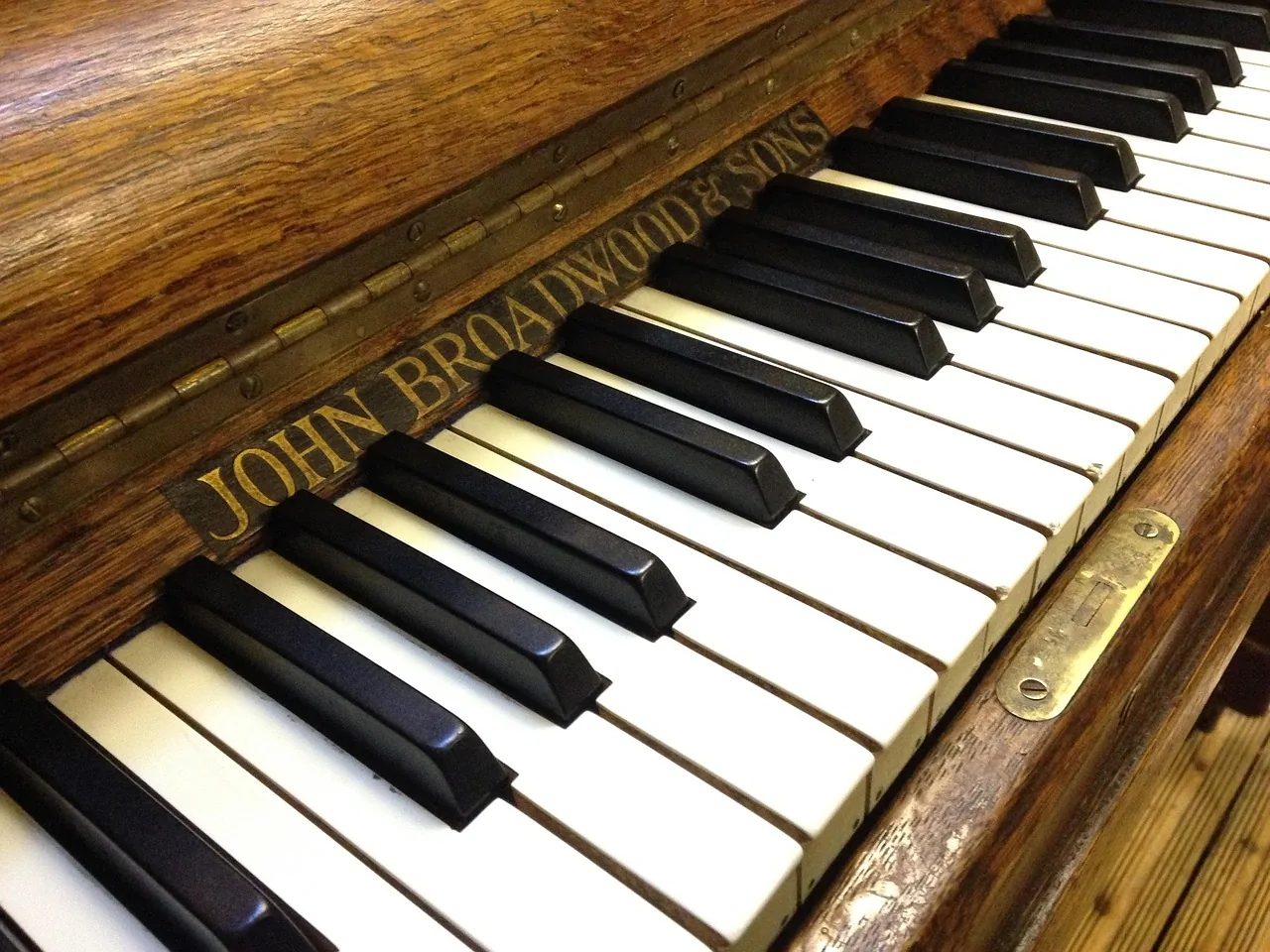 Clavier ancien de piano Broadwood Clavier ancien de piano Broadwood
