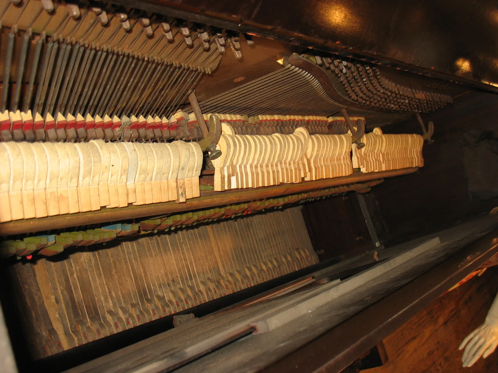 Internal mechanism of an acoustic piano Internal mechanism of an acoustic piano