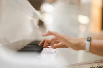 White Digital Piano: Ideas, Styles and Selection Criteria