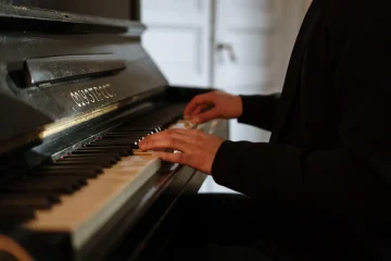 Compact digital piano: which model for small spaces?